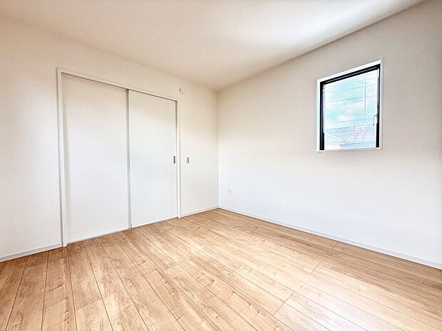 1号棟 ■落ち着いた色合いのお部屋で穏やかな時間を楽しめます