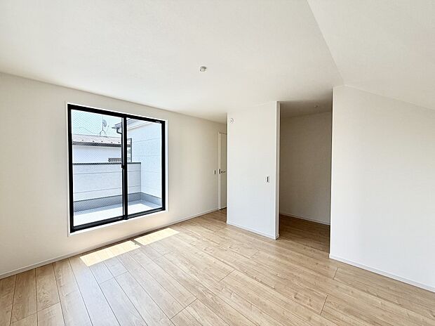 1号棟 ■窓の配置や通気性の良い設計で部屋の空気がこもらず、常に新鮮な空気が流れます