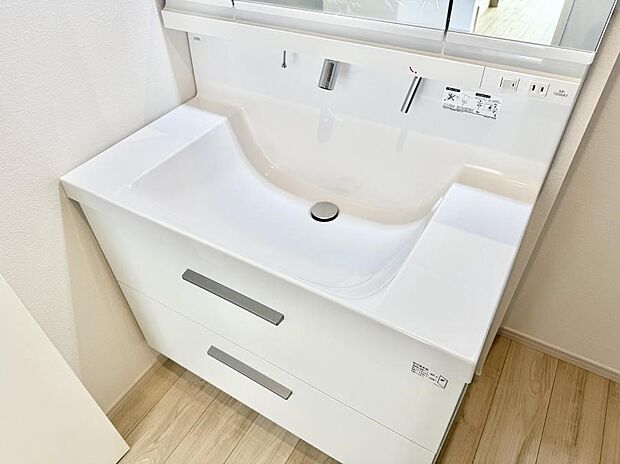 ■手洗いや顔を洗う時も快適に使える便利なシャワー