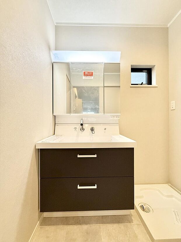 ■明るい洗面所は毎朝の歯磨きも楽しくできちゃいそうです