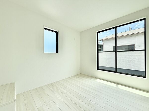 2号棟  ■窓の配置や通気性の良い設計で部屋の空気がこもらず、常に新鮮な空気が流れます