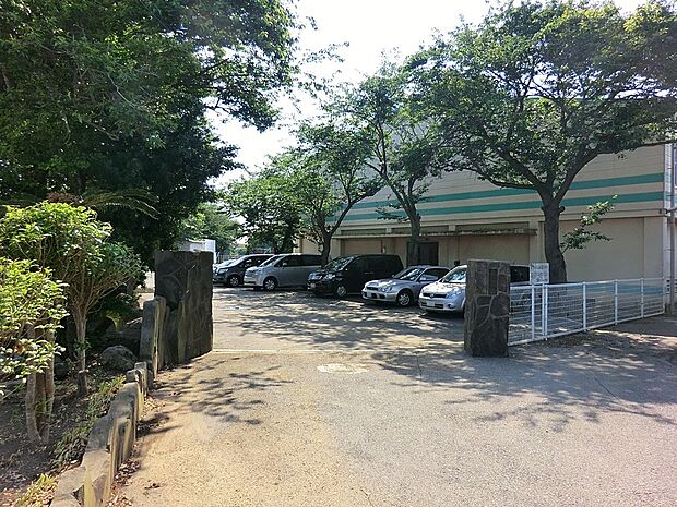 小学校 1400m 三浦市立名向小学校