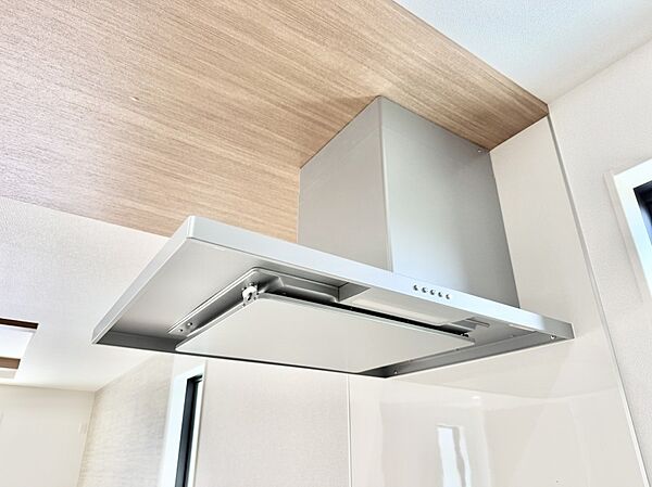 ■調理時の蒸気や匂いが換気扇に誘導され、効率的に排煙ができます。