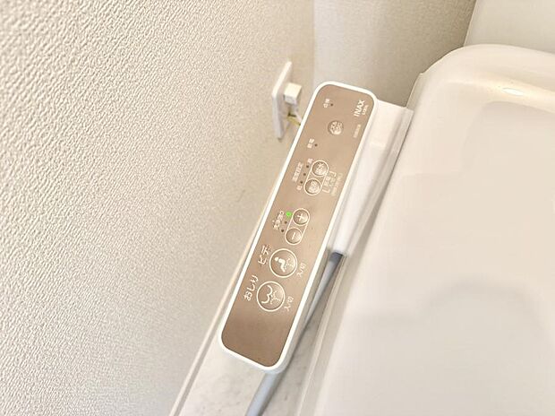 ■ご不在時にも荷物が受け取れて便利な宅配ボックス付き！  