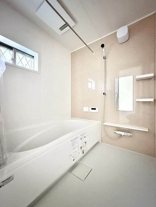 1号棟 ■シンプルな空間で、収納付きベッドやデスクなど、多機能な家具を活用しやすいです