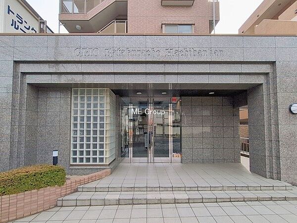 重厚感のあるエントランス！