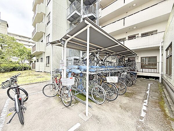 ■移動手段の選択肢が広がる、便利な駐輪場付きの住まいです