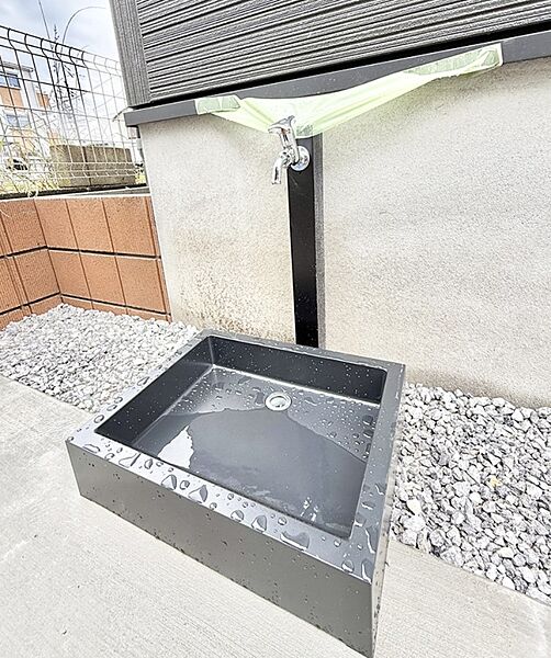 2号棟  ■ガーデニングや洗車などの際に大活躍な屋外立水栓