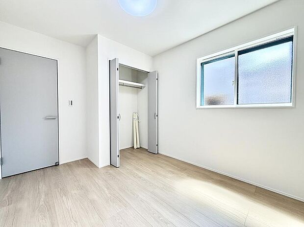 ■落ち着いた色合いのお部屋で穏やかな時間を楽しめます