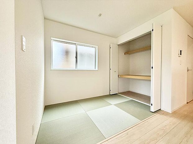 1号棟 ■落ち着いた色合いのお部屋で穏やかな時間を楽しめます