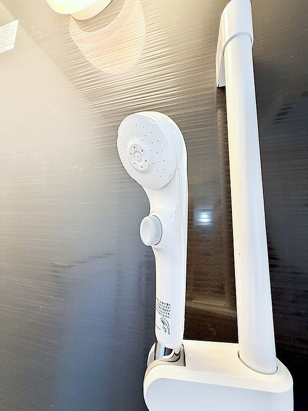■手元で簡単に止水できるため、水の無駄遣いを減らすことができます。