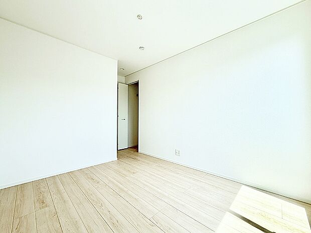 3号棟 ■落ち着いた色合いのお部屋で穏やかな時間を楽しめます