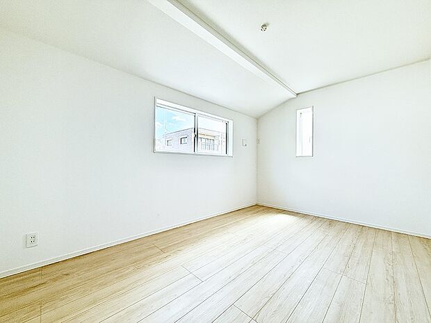 4号棟 ■落ち着いた色合いのお部屋で穏やかな時間を楽しめます