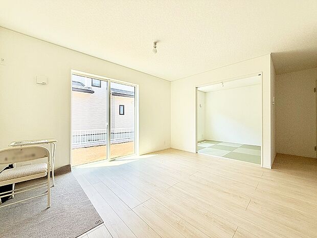 1号棟 陽ざしが射し込む明るいLDKは家族でのんびり寛げます