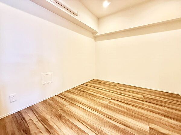 ■シンプルな空間で、収納付きベッドやデスクなど、多機能な家具を活用しやすいです