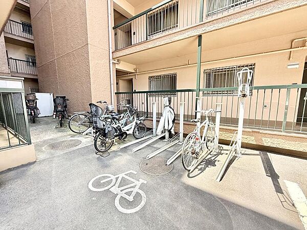 ■自転車を使うご家族にも安心の駐輪スペースを敷地内にご用意