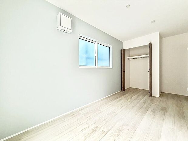 2号棟  ■窓の配置や通気性の良い設計で部屋の空気がこもらず、常に新鮮な空気が流れます