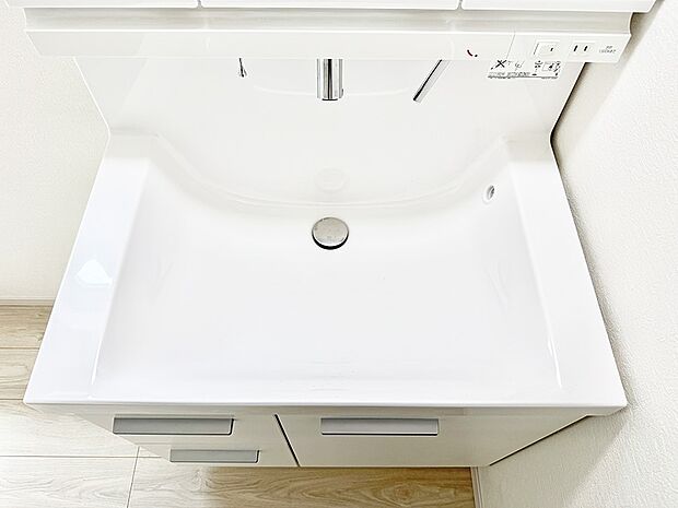 ■手洗いや顔を洗う時も快適に使える便利なシャワー