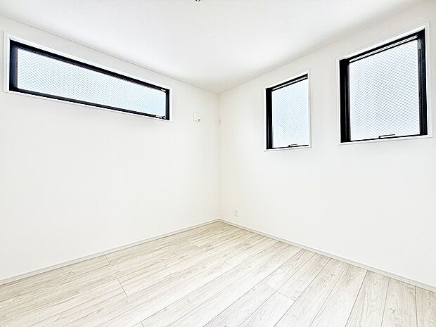 1号棟 ■落ち着いた色合いのお部屋で穏やかな時間を楽しめます