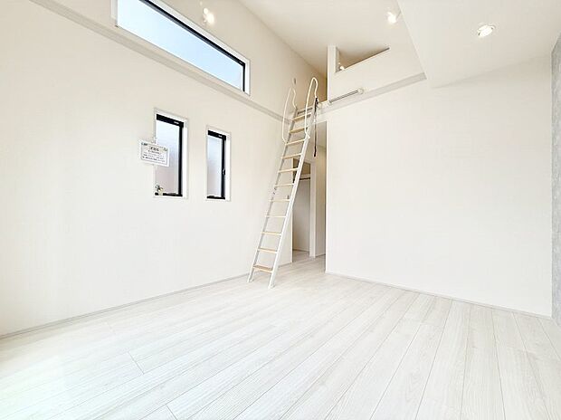 1号棟 ■ロフト付きのお部屋で豊富な収納量!