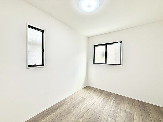 ■落ち着いた色合いのお部屋で穏やかな時間を楽しめます