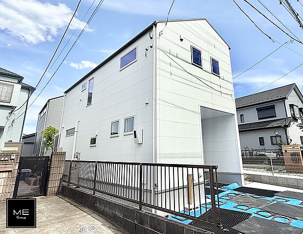1号棟 ■白を基調とした、すっきりした外観デザインです