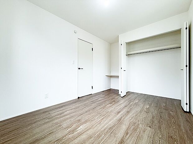 1号棟  ■落ち着いた色合いのお部屋で穏やかな時間を楽しめます