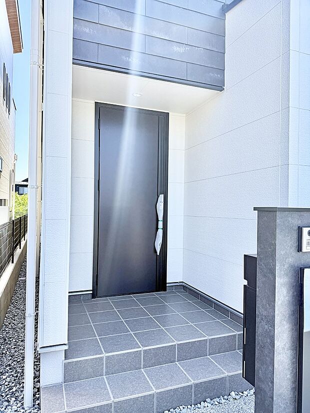 A3号棟 ■ 心地よい暮らしへとつながる、温かい玄関
