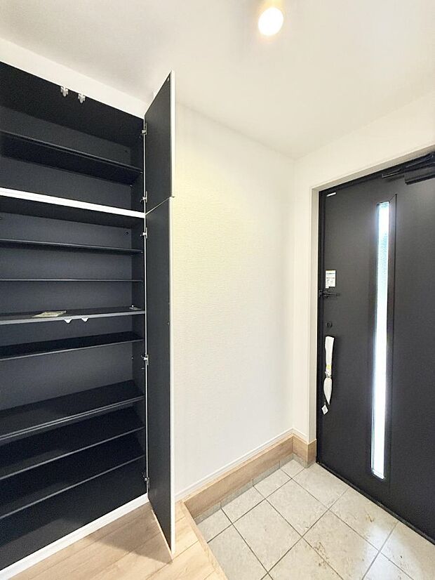1号棟 ■ 家族やゲストをやさしく迎える、心地よい空間