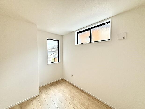 2号棟  ■落ち着いた色合いのお部屋で穏やかな時間を楽しめます