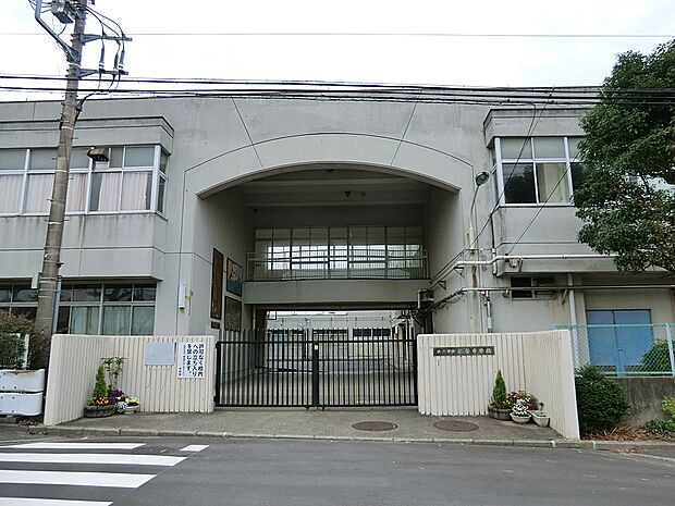 中学校 665m 横浜市立桂台中学校