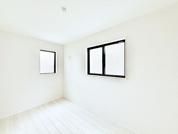 1号棟 ■落ち着いた色合いのお部屋で穏やかな時間を楽しめます