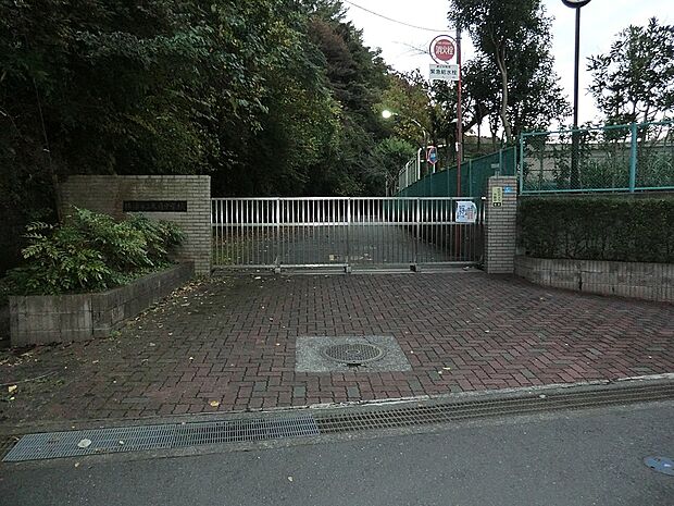 中学校 721m 横浜市立大道中学校