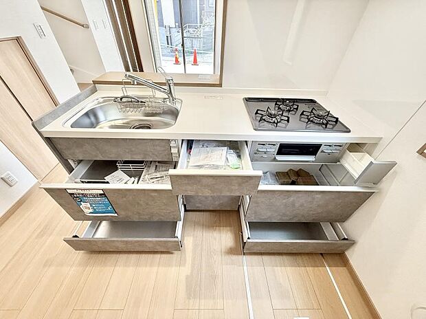 1号棟  ■シンプルで機能的、毎日使いやすいキッチン