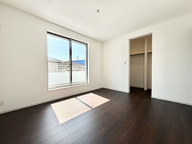 3号棟 ■落ち着いた色合いのお部屋で穏やかな時間を楽しめます