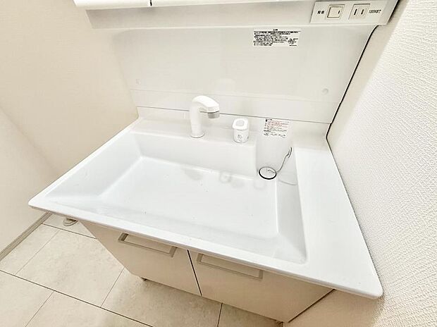 ■手洗いや顔を洗う時も快適に使える便利なシャワー
