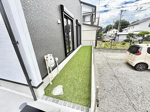 2号棟  ■季節の移ろいを感じられる、落ち着いた雰囲気の屋外空間