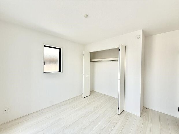 1号棟 ■落ち着いた色合いのお部屋で穏やかな時間を楽しめます