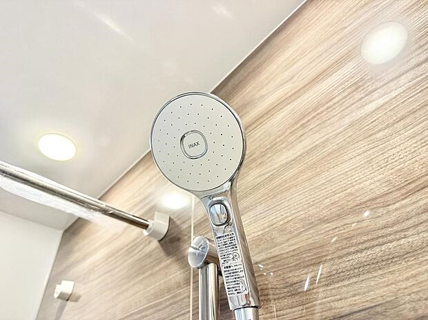 ■手元で簡単に止水できるため、水の無駄遣いを減らすことができます。