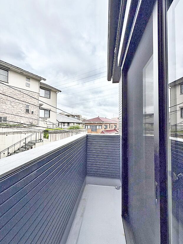 1号棟  ■ 季節の移ろいを感じられる開放的な空間です