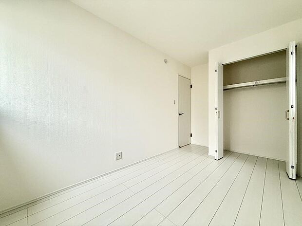 1号棟  ■落ち着いた色合いのお部屋で穏やかな時間を楽しめます