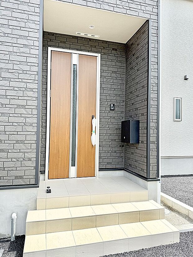 3号棟  ■ 心地よい暮らしへとつながる、温かい玄関