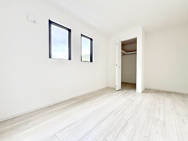 1号棟  ■窓の配置や通気性の良い設計で部屋の空気がこもらず、常に新鮮な空気が流れます