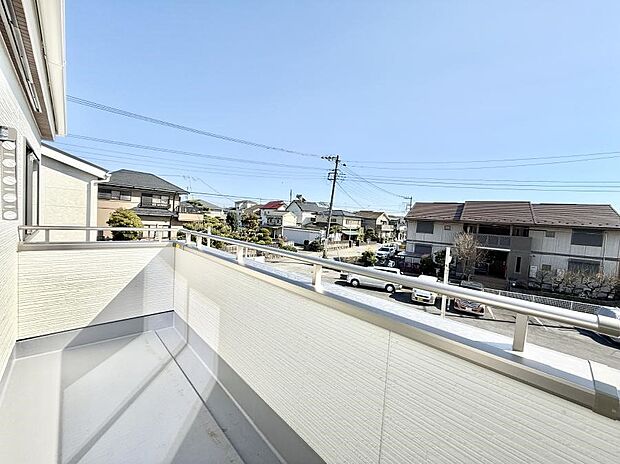 9号棟 ■ 季節の移ろいを感じられる開放的な空間です