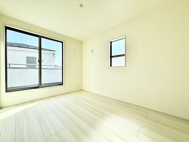 8号棟 ■落ち着いた色合いのお部屋で穏やかな時間を楽しめます