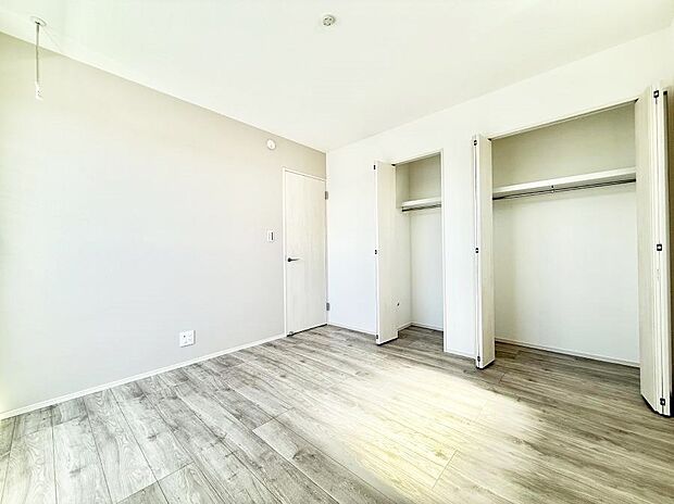B号棟 ■落ち着いた色合いのお部屋で穏やかな時間を楽しめます