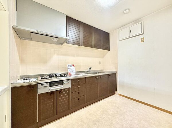 ■シンプルで機能的、毎日使いやすいキッチン