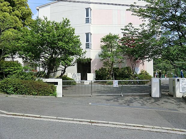 小学校 750m 横浜市立能見台南小学校