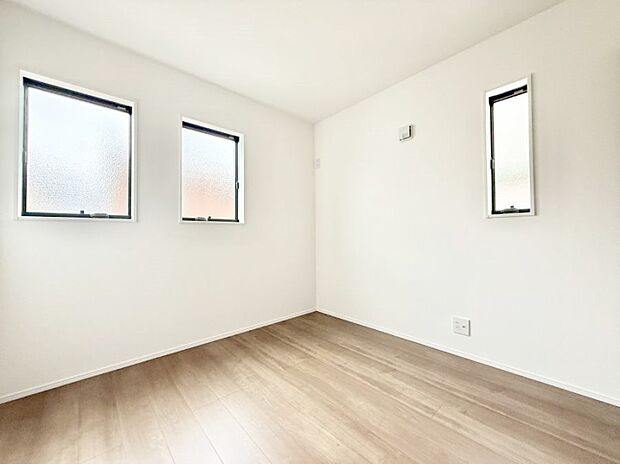 1号棟  ■落ち着いた色合いのお部屋で穏やかな時間を楽しめます