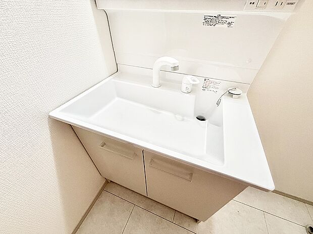 ■手洗いや顔を洗う時も快適に使える便利なシャワー